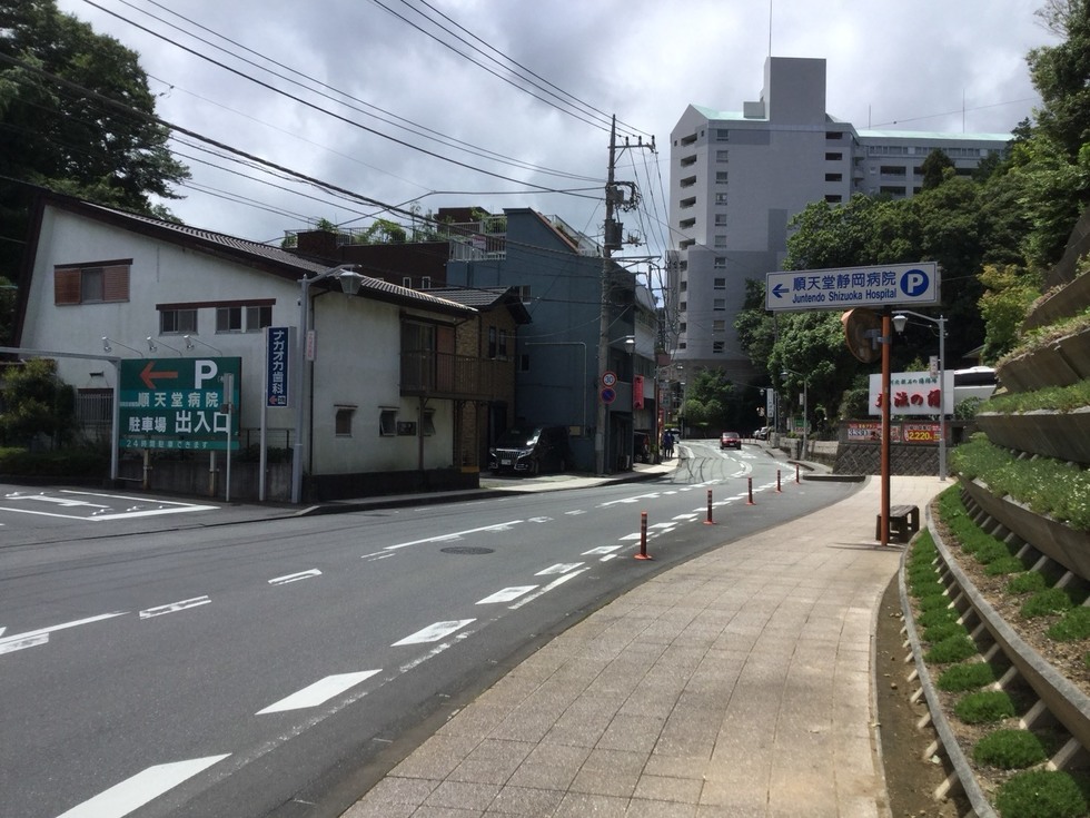 診療カレンダー アクセス ナガオカデンタルクリニック 静岡県 伊豆 長岡 順天堂伊豆静岡病院立体駐車場前の歯科医院です